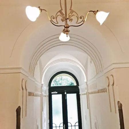 Art Nouveau Treasure * Praha
